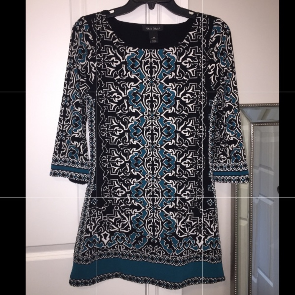 White House Black Market patterned tunic size XS